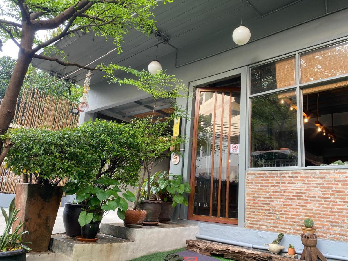 Nesuto Hostel Ramkamhaeng 52 Bangkok Exterior foto